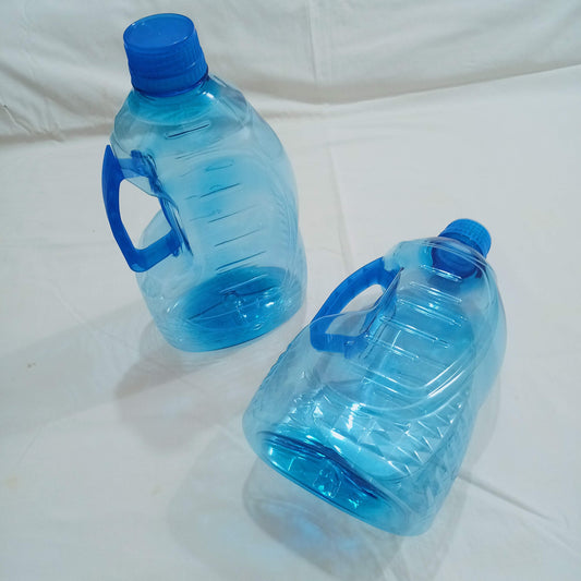 پلاسٹک کی پانی کی بوتلیں۔