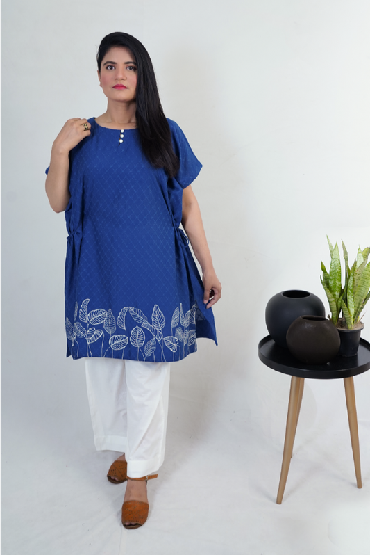 گہرا نیلا ایمب چکن کاری شرٹ