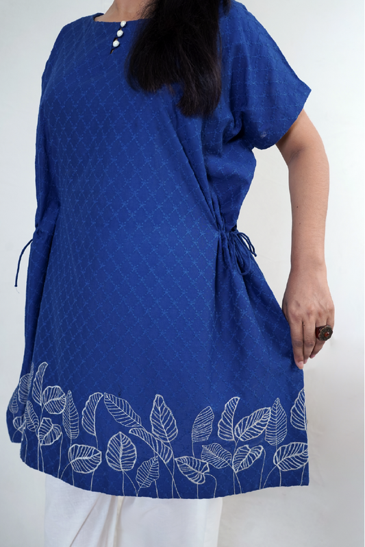 گہرا نیلا ایمب چکن کاری شرٹ