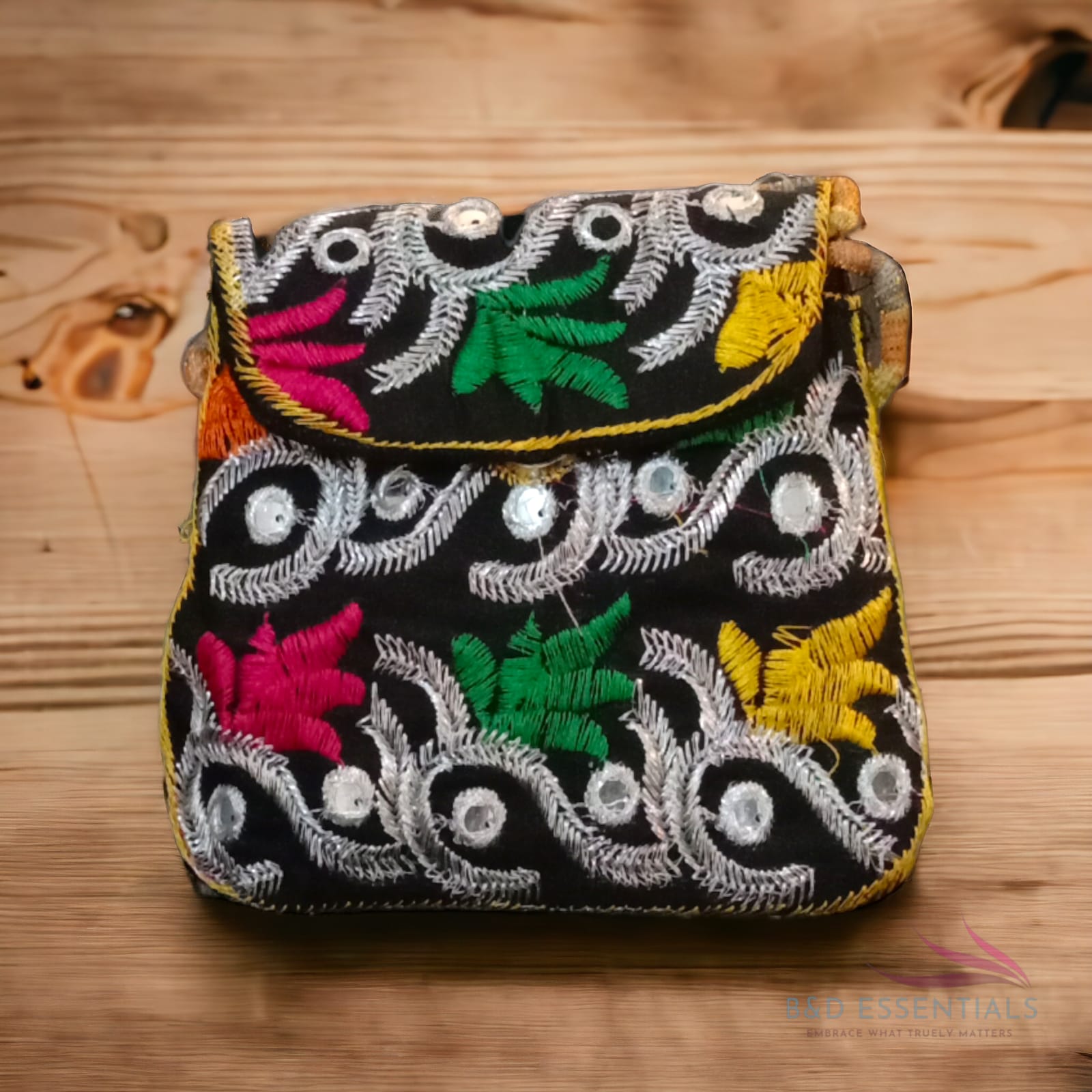 Traditional Pakistani Handcrafted Embroidered Purse - Vibrant Multicolor Shoulder Bag for Women, Ideal for Cultural Events and Parties - Random Designs